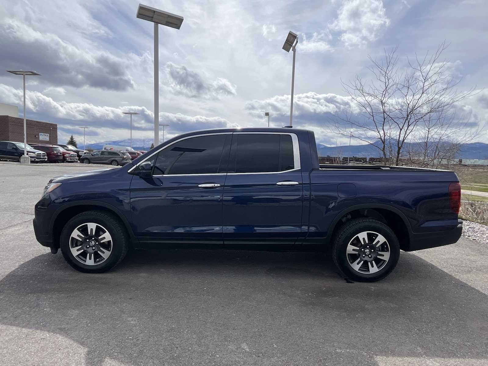 Thumbnail: 2017 Honda Ridgeline - 3