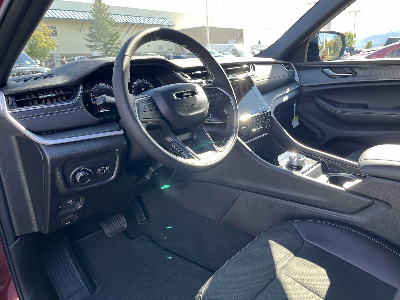 Thumbnail: 2025 Jeep Grand Cherokee - 2