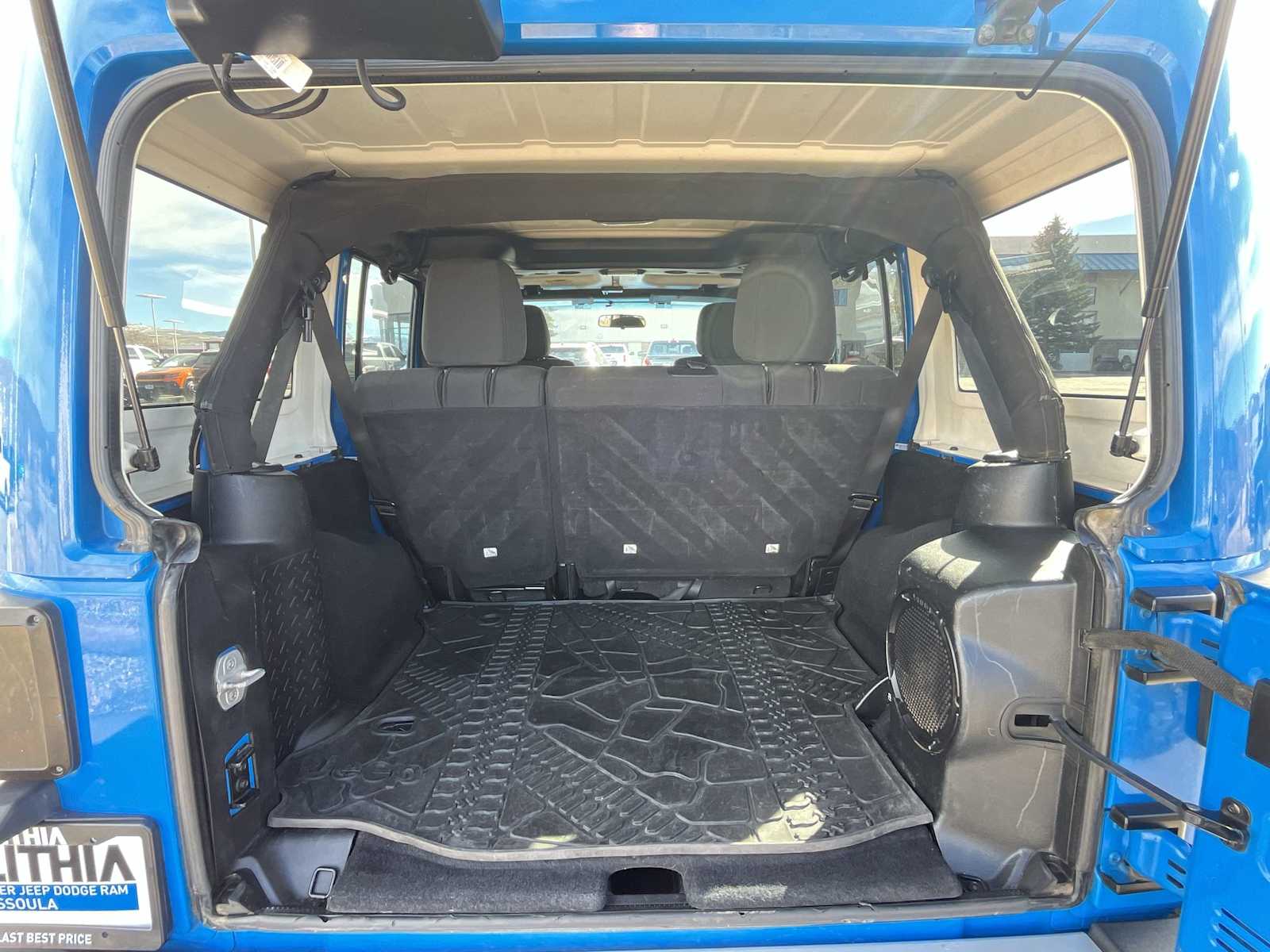 Thumbnail: 2012 Jeep Wrangler - 19