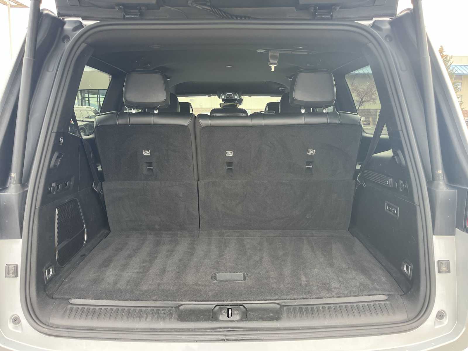 Thumbnail: 2022 Jeep Wagoneer - 19