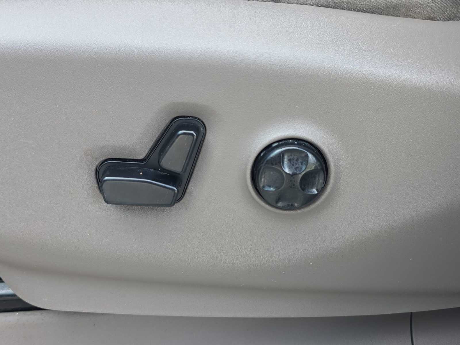 Thumbnail: 2017 Chrysler Pacifica - 22