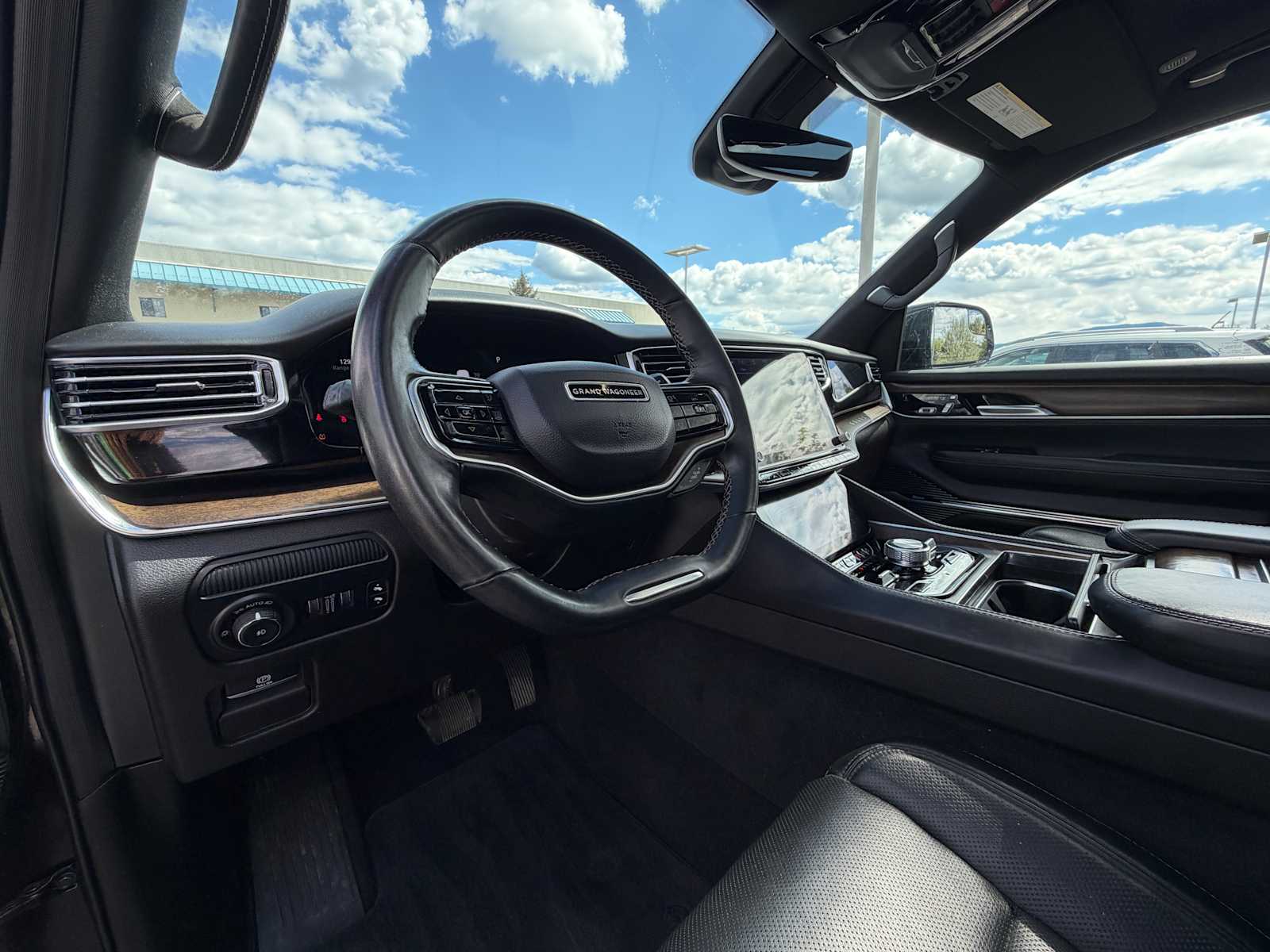 Thumbnail: 2022 Jeep Grand Wagoneer - 12