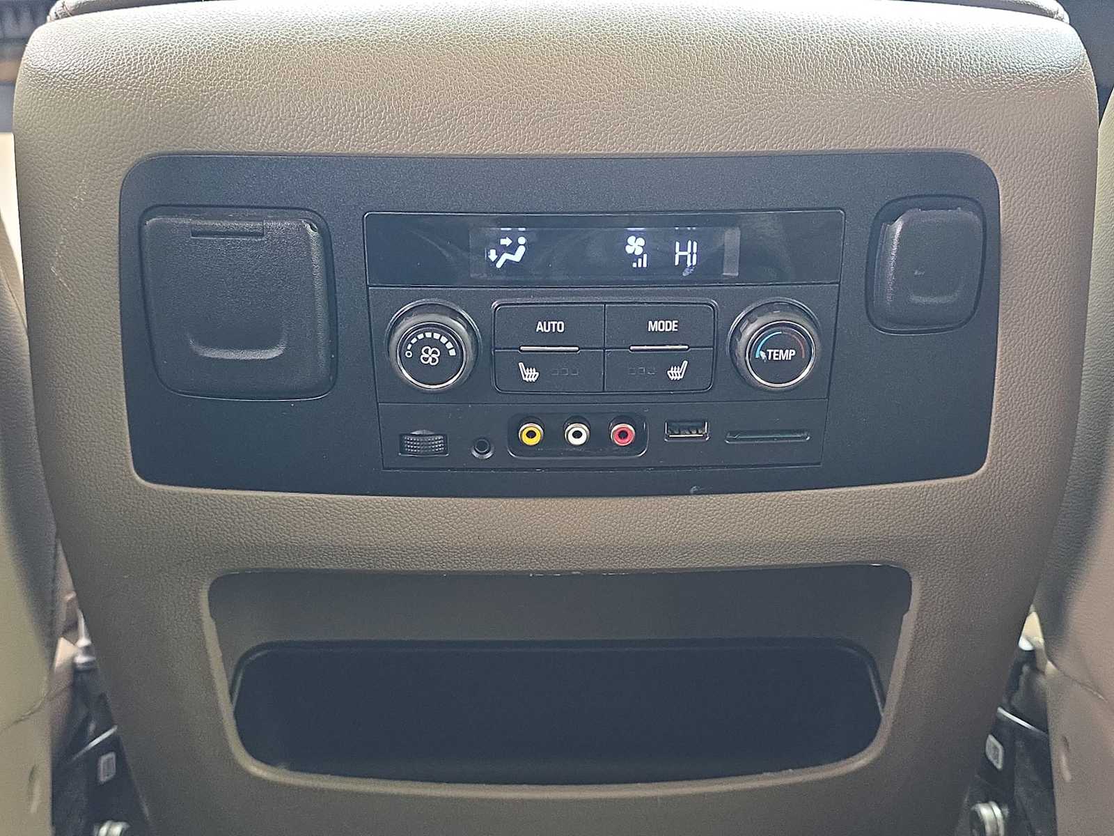 Thumbnail: 2015 Chevrolet Tahoe - 26