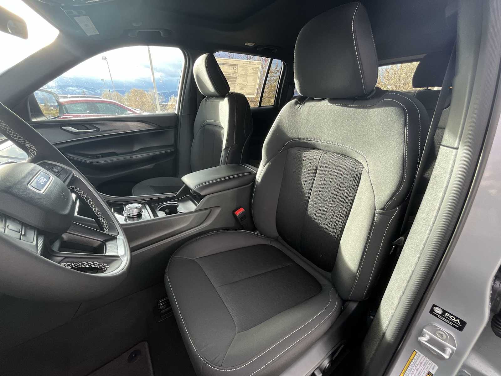 Thumbnail: 2025 Jeep Grand Cherokee - 11