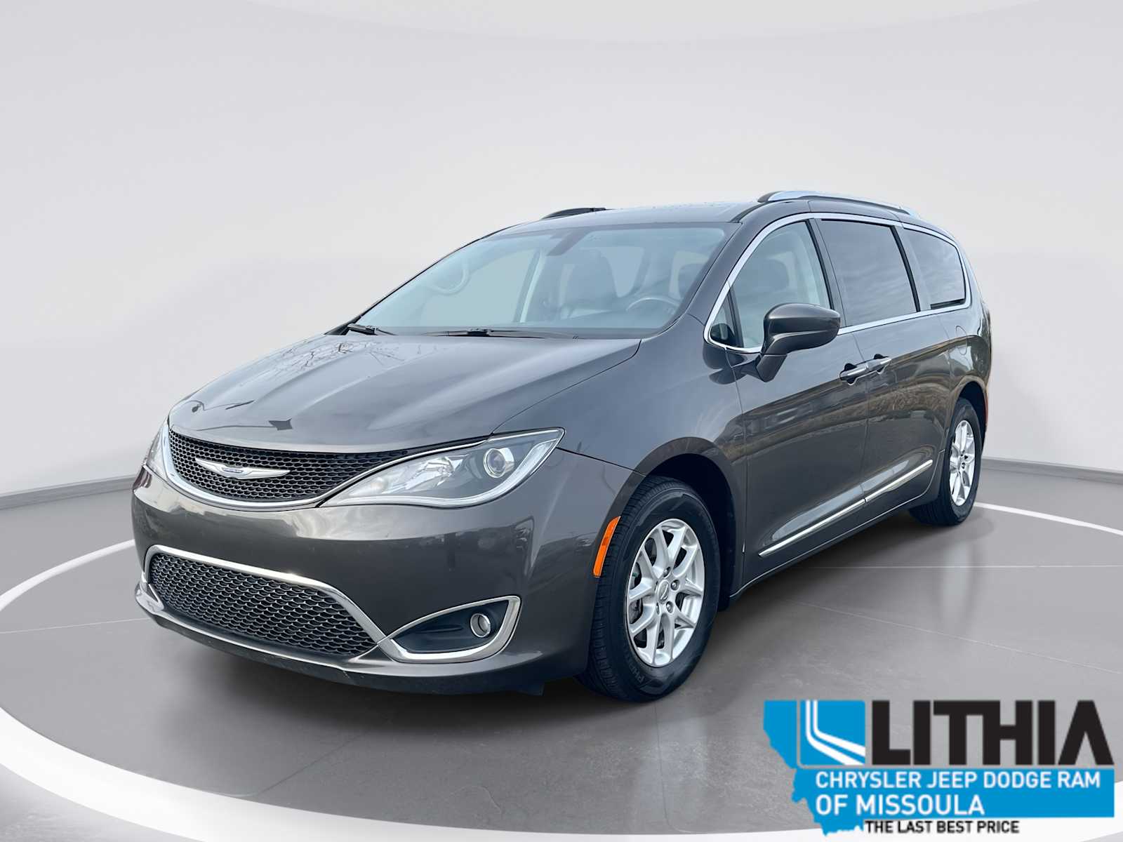 2020 Chrysler Pacifica Touring L's photo