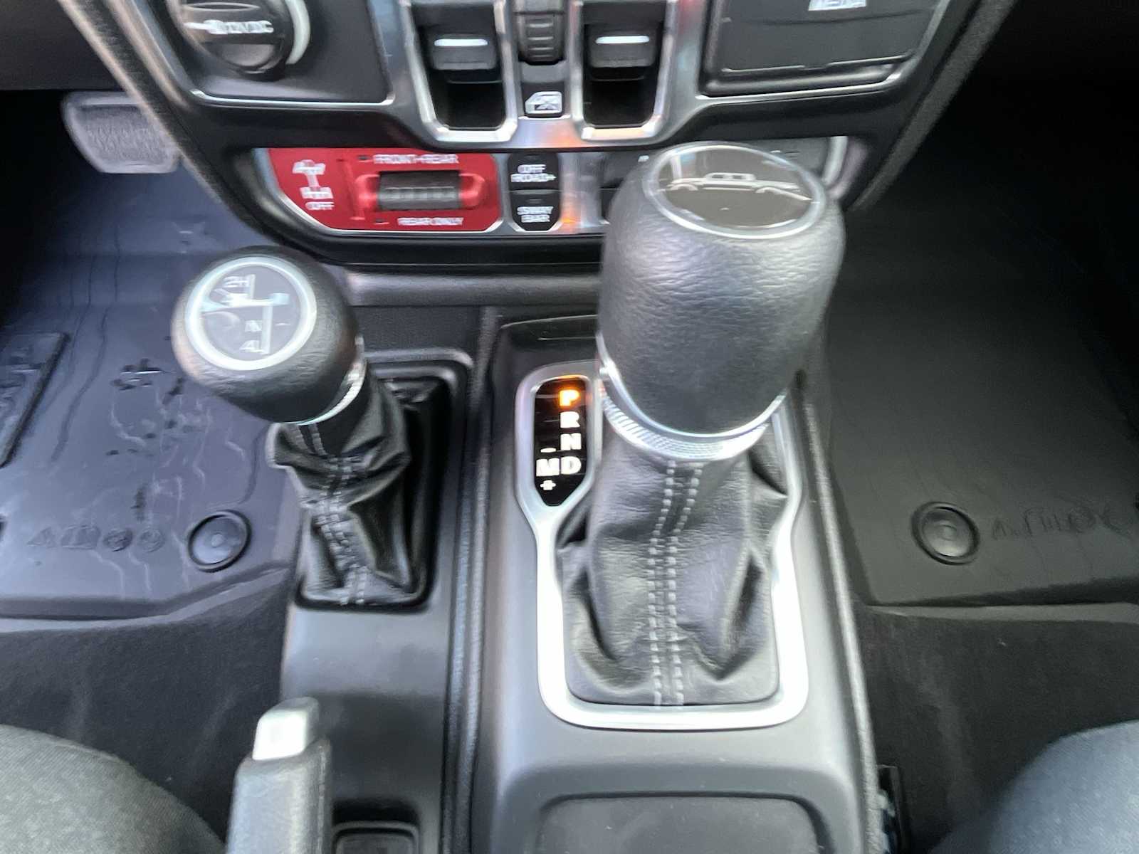 Thumbnail: 2025 Jeep Gladiator - 17