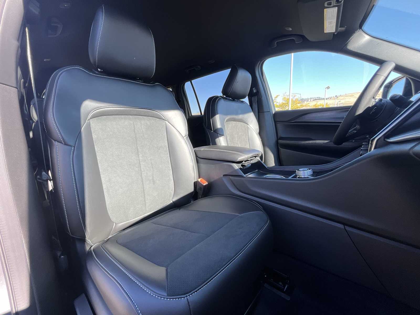 Thumbnail: 2025 Jeep Grand Cherokee - 14