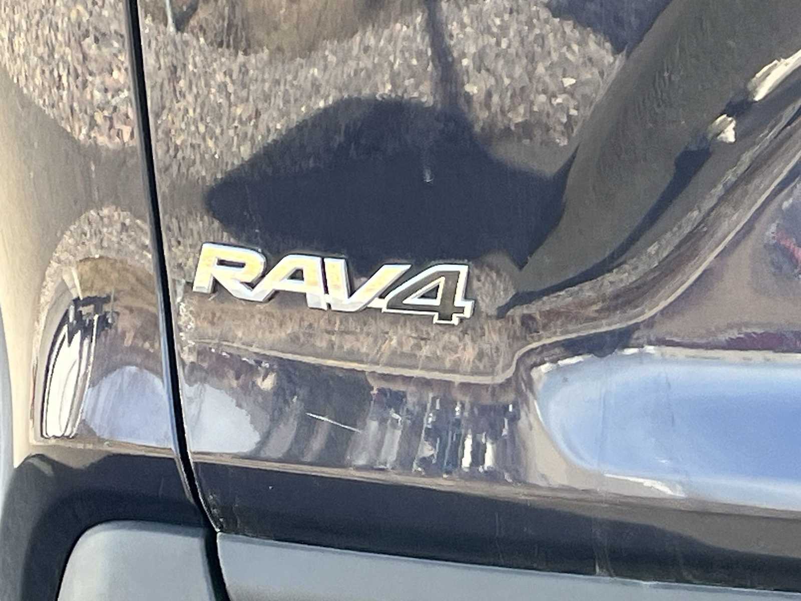 Thumbnail: 2019 Toyota RAV4 - 7