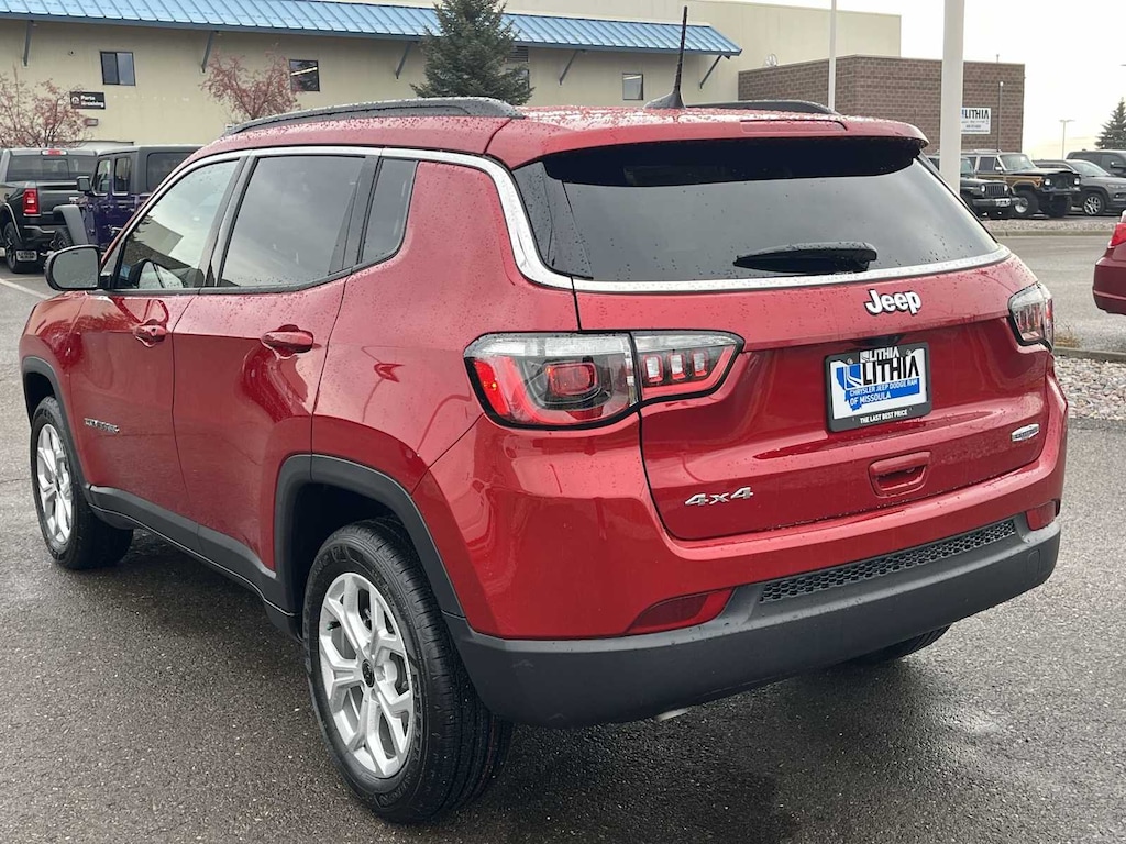 New 2026 Jeep Compass LATITUDE 4X4 Sport Utility