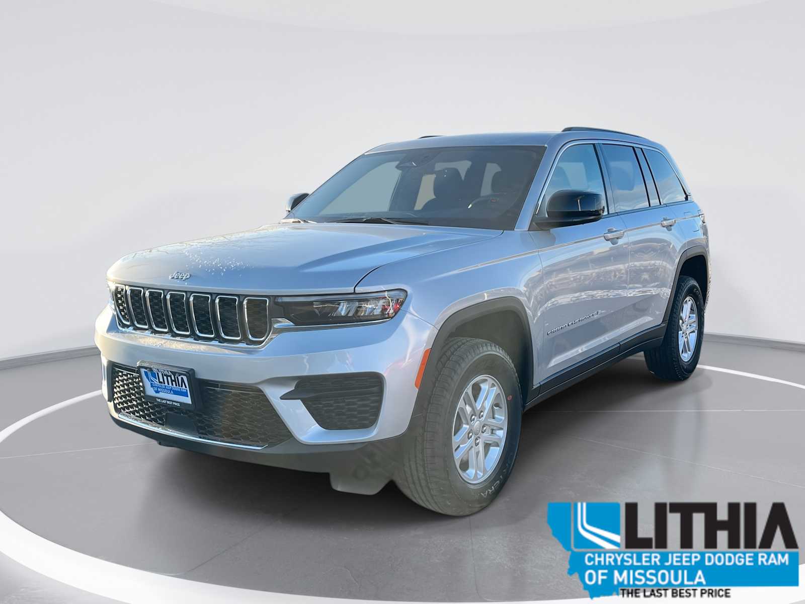 2025 Jeep Grand Cherokee Laredo's photo