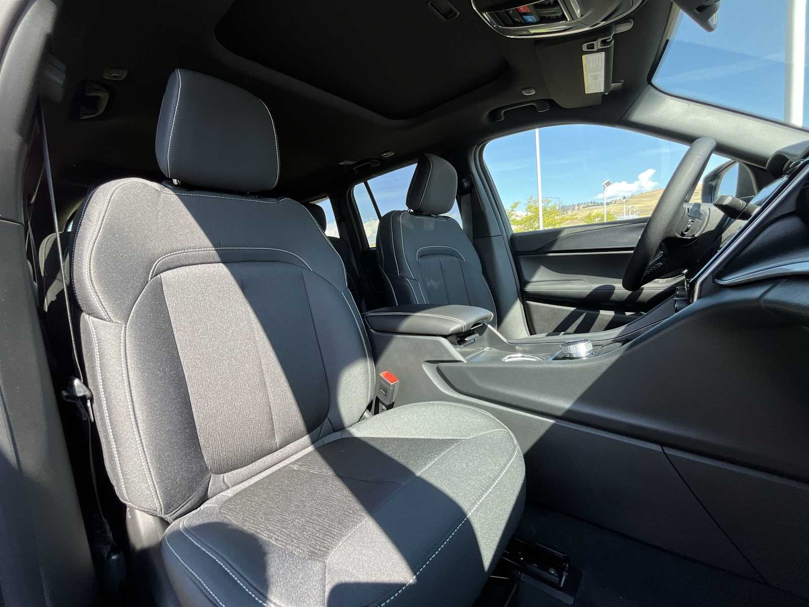 Thumbnail: 2025 Jeep Grand Cherokee - 14