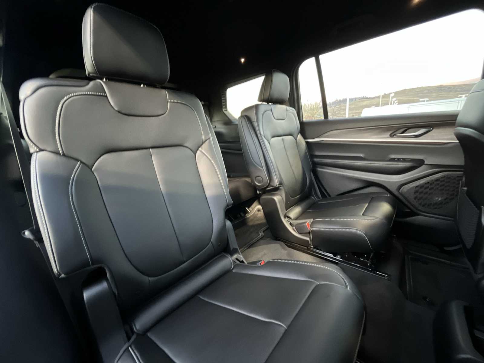 Thumbnail: 2025 Jeep Grand Cherokee - 13