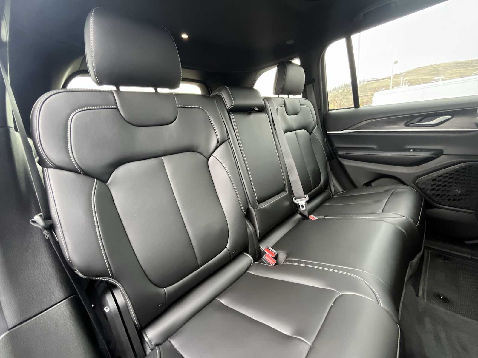 Thumbnail: 2025 Jeep Grand Cherokee - 13