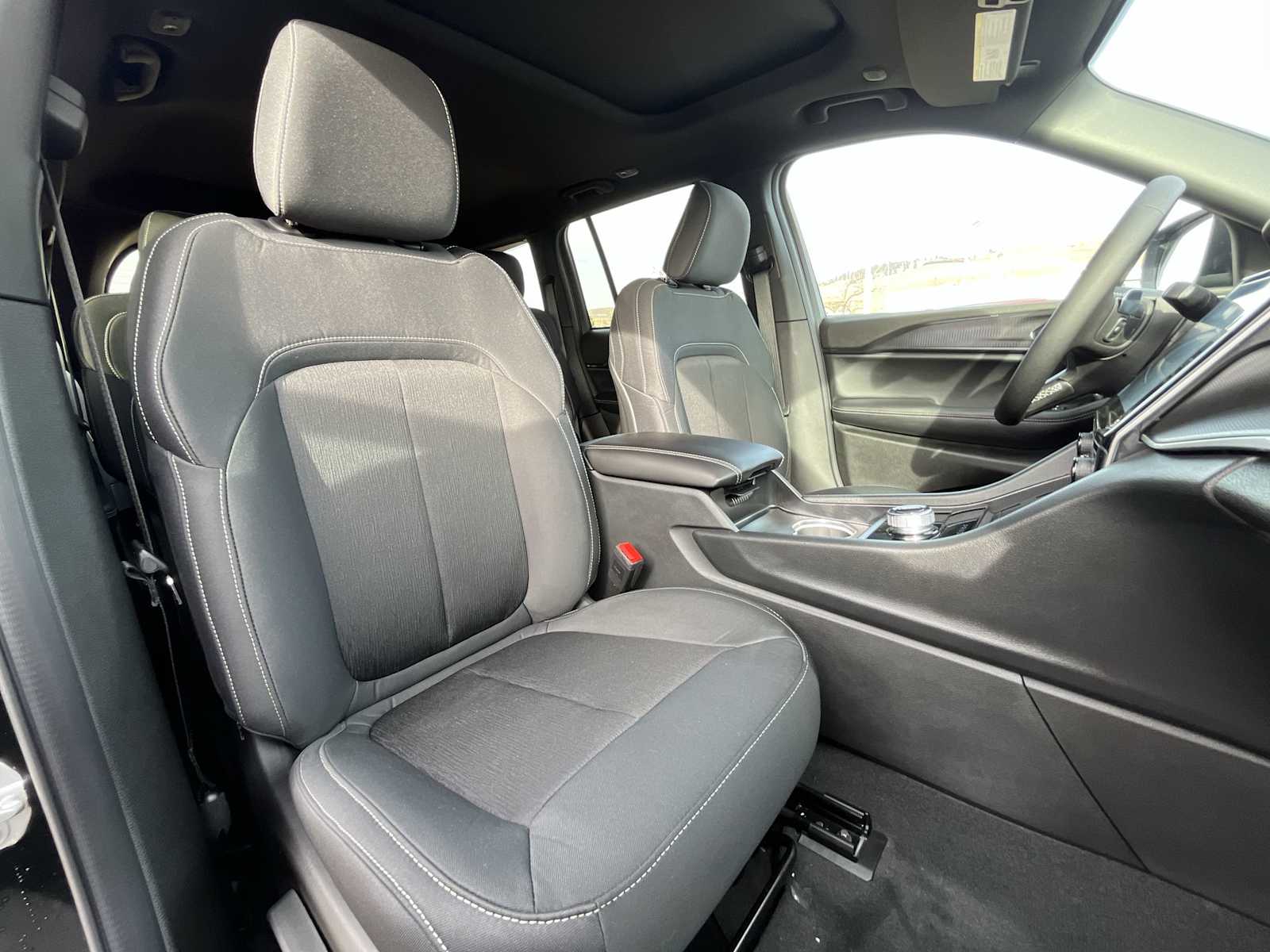 Thumbnail: 2025 Jeep Grand Cherokee - 14