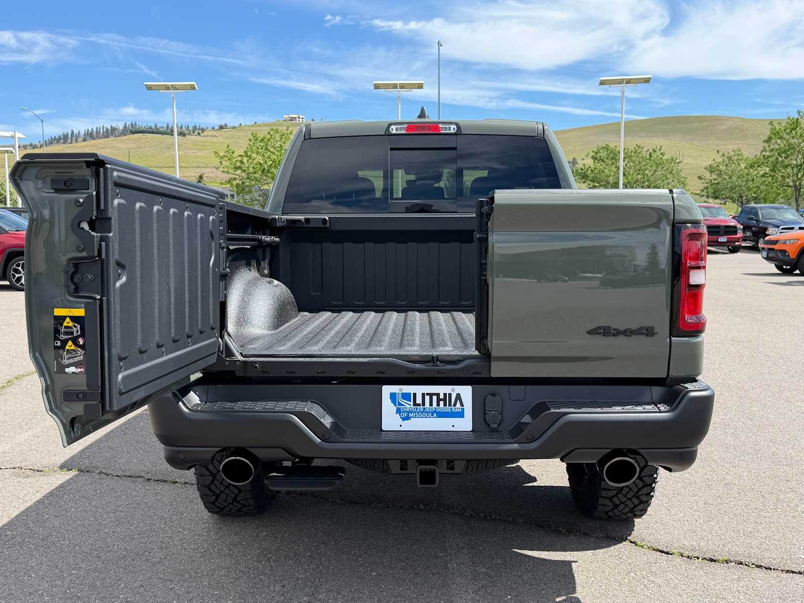 Thumbnail: 2026 RAM 1500 - 9