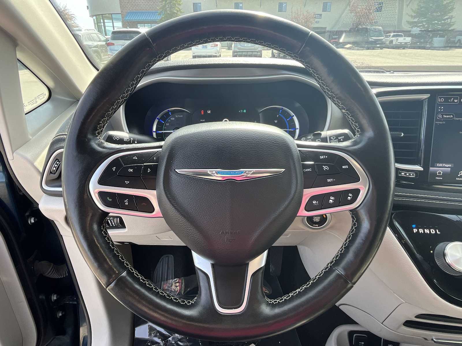 Thumbnail: 2021 Chrysler Pacifica - 15