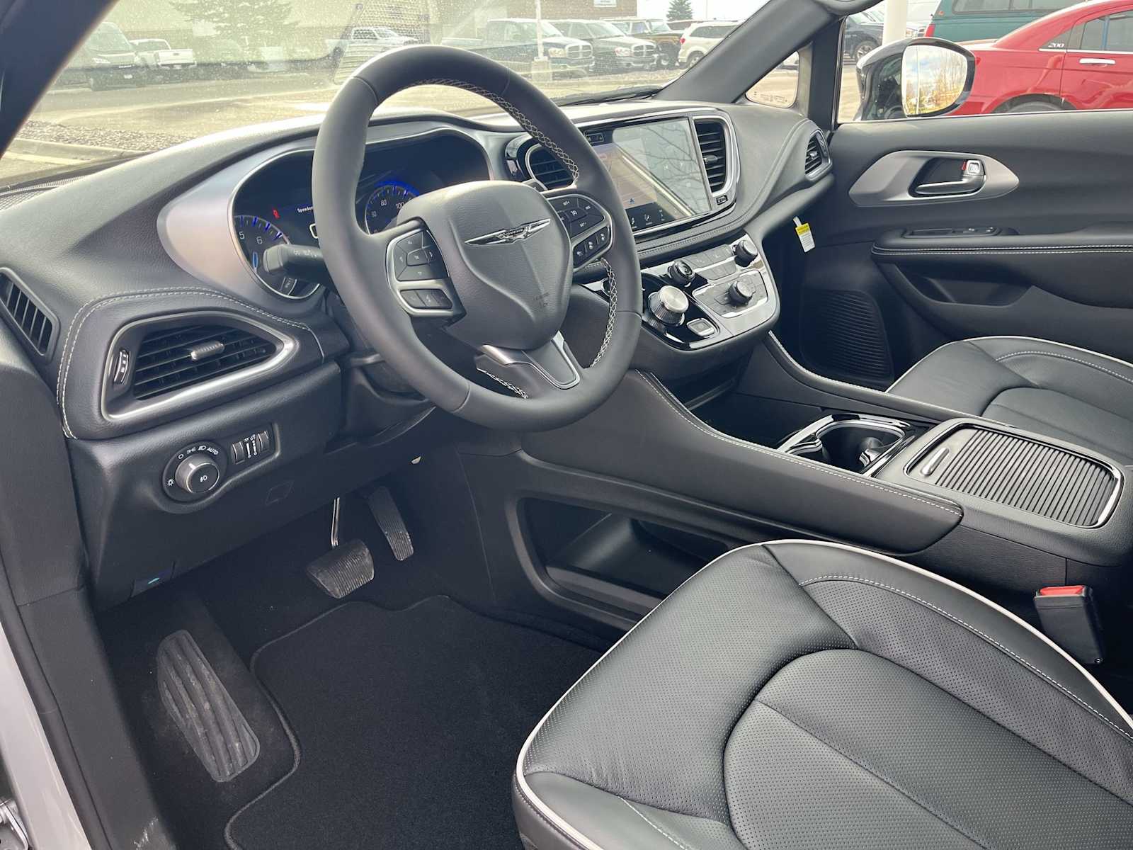 Thumbnail: 2026 Chrysler Pacifica - 2