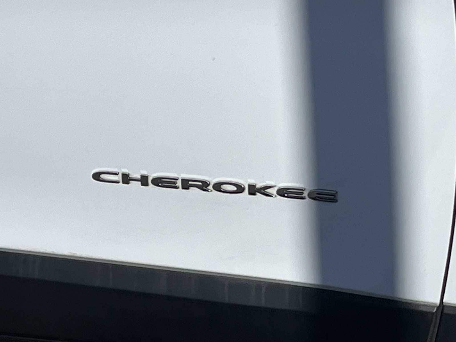 Thumbnail: 2019 Jeep Cherokee - 7