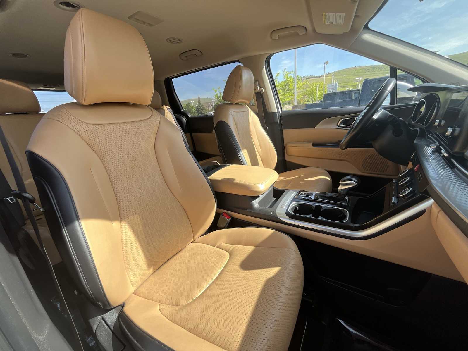 2022 Kia Carnival LXS 14