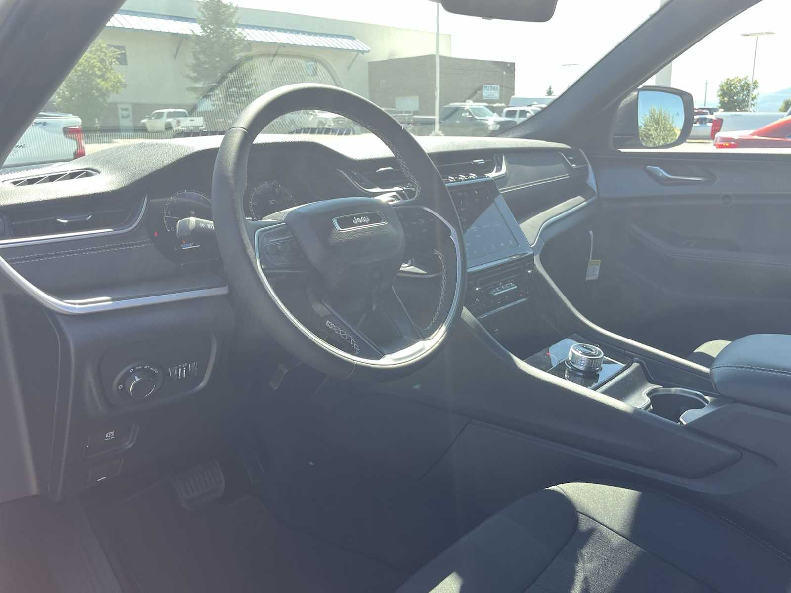 Thumbnail: 2025 Jeep Grand Cherokee - 2