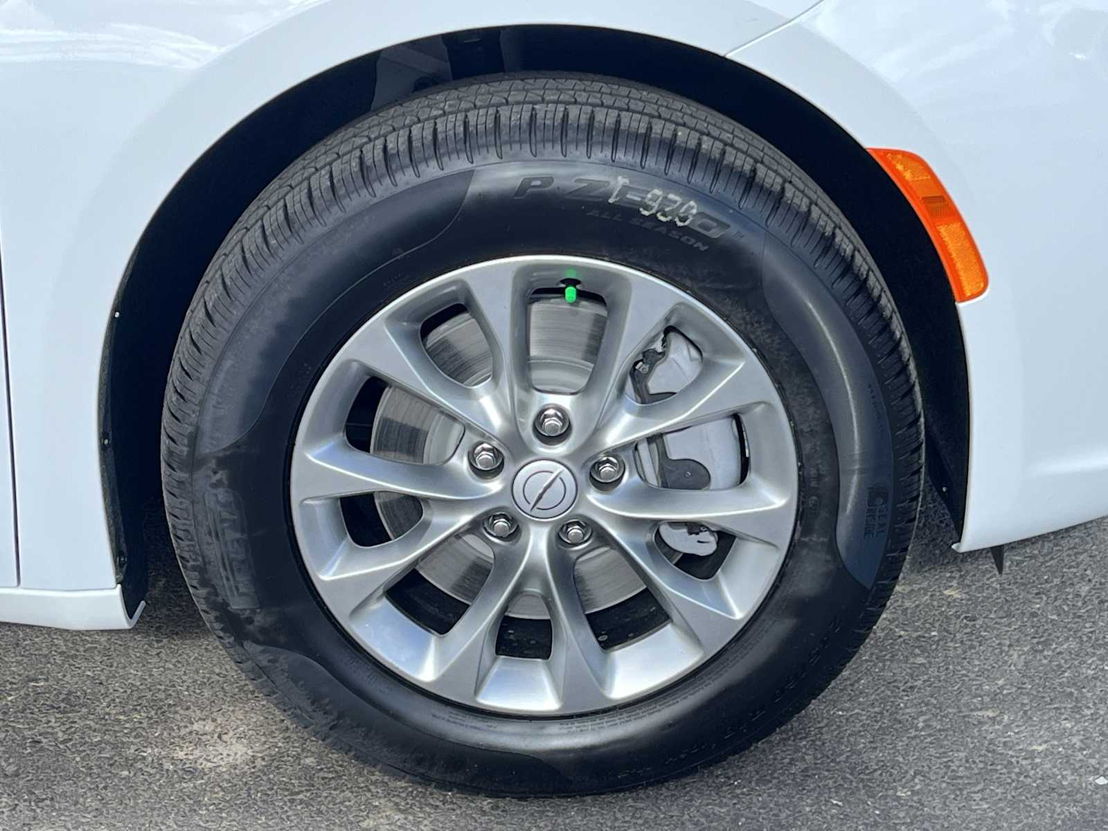 Thumbnail: 2026 Chrysler Pacifica - 8