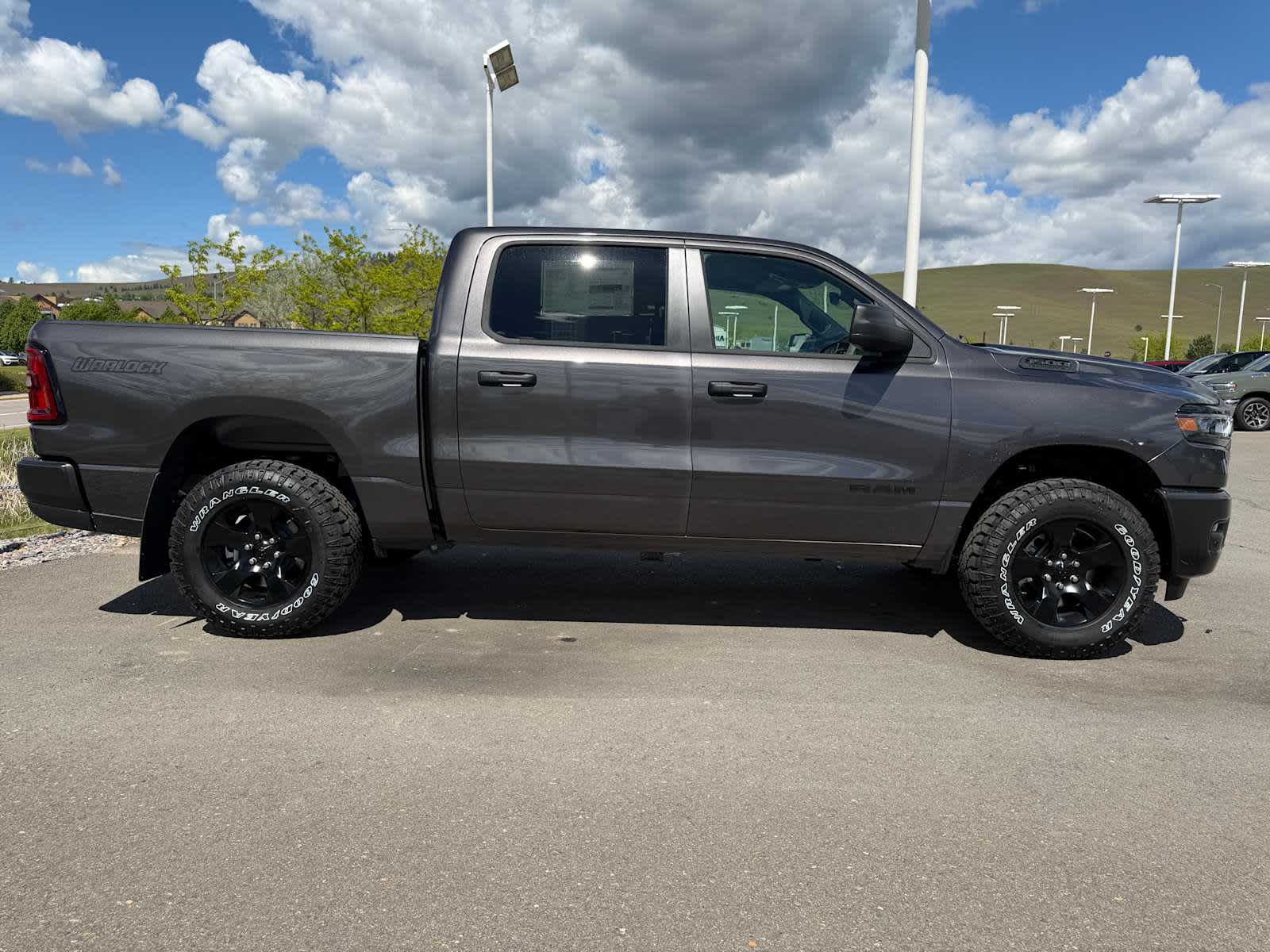 Thumbnail: 2026 RAM 1500 - 9