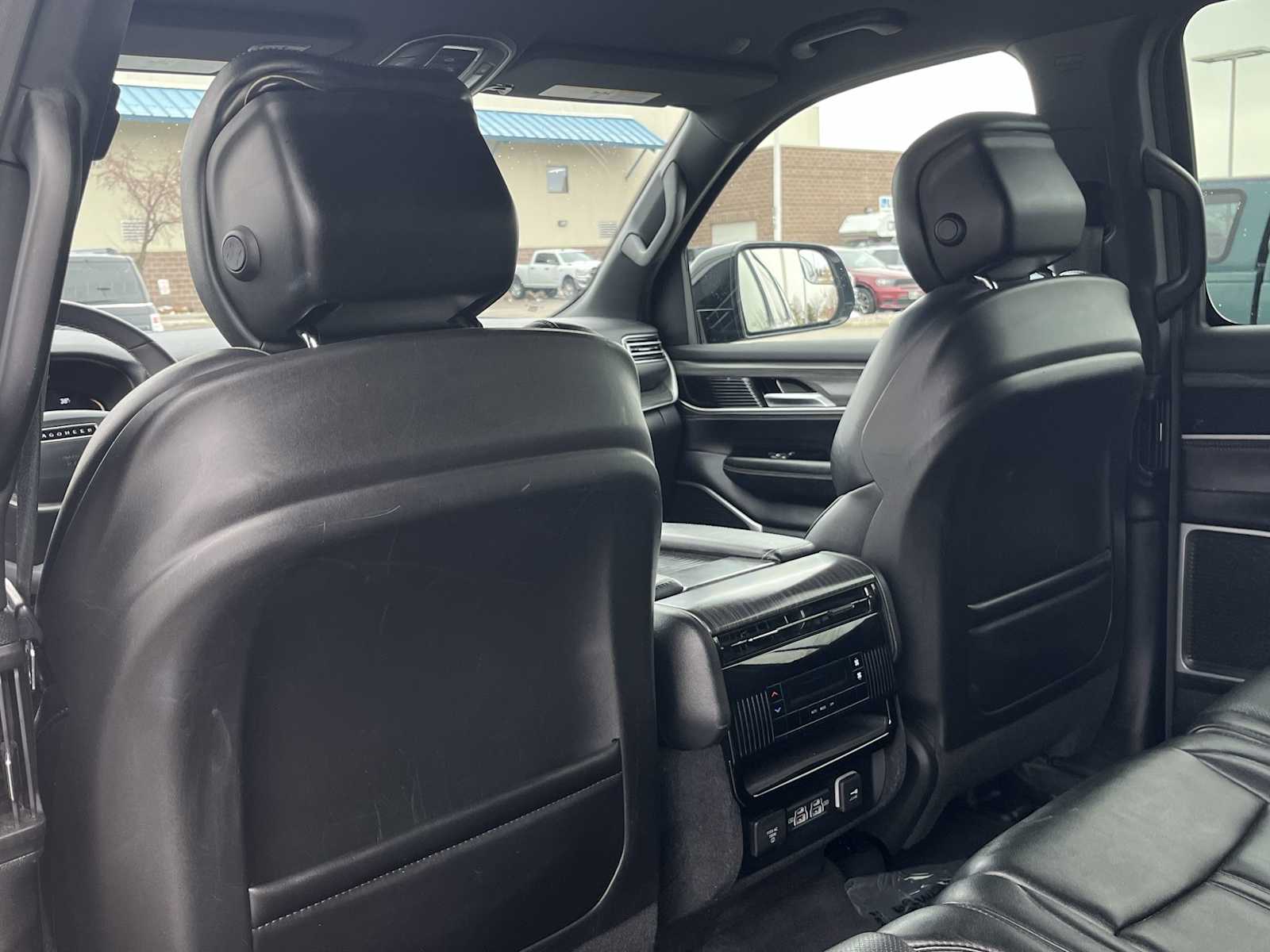 Thumbnail: 2023 Jeep Wagoneer - 12