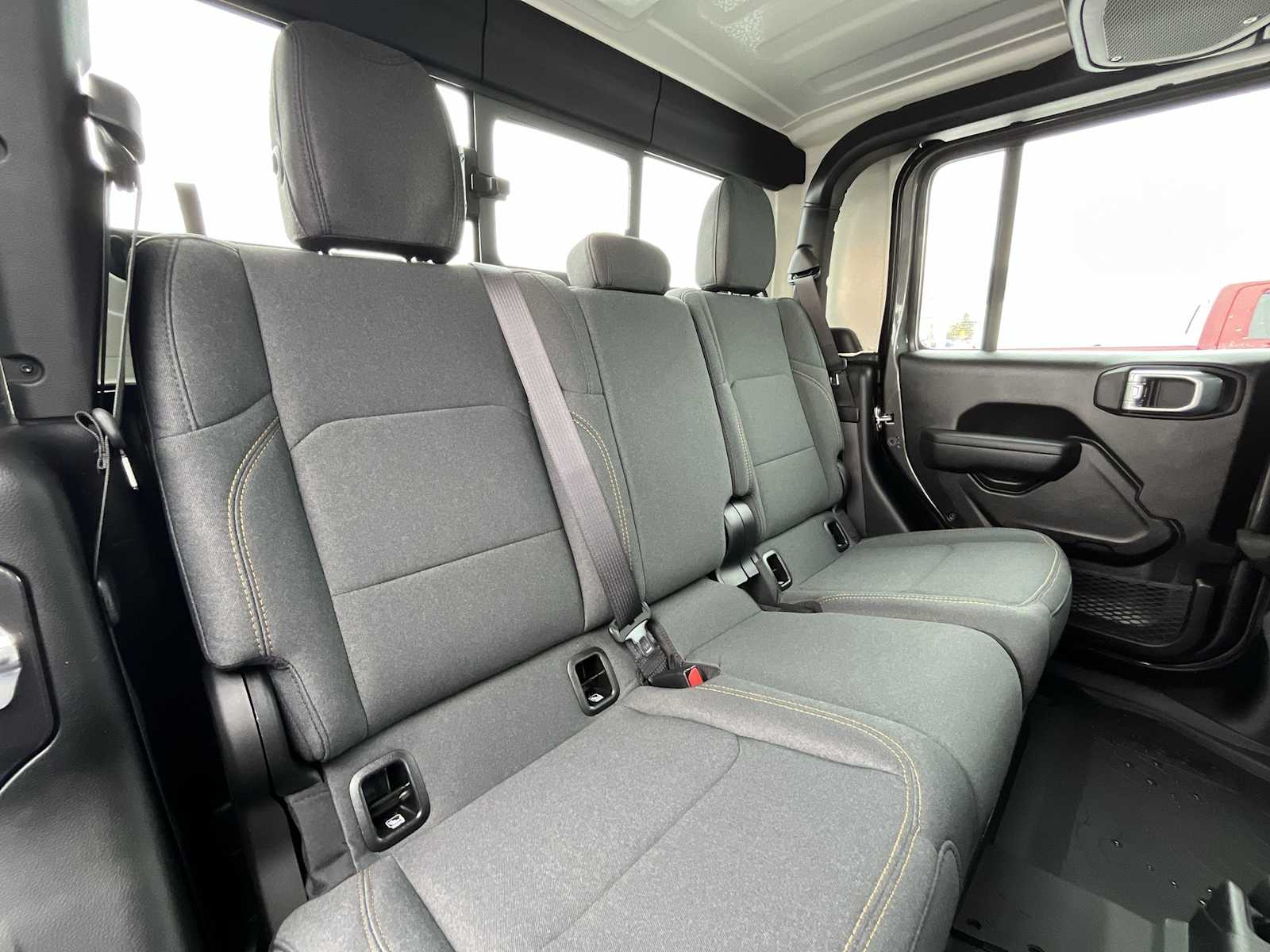 Thumbnail: 2026 Jeep Gladiator - 13