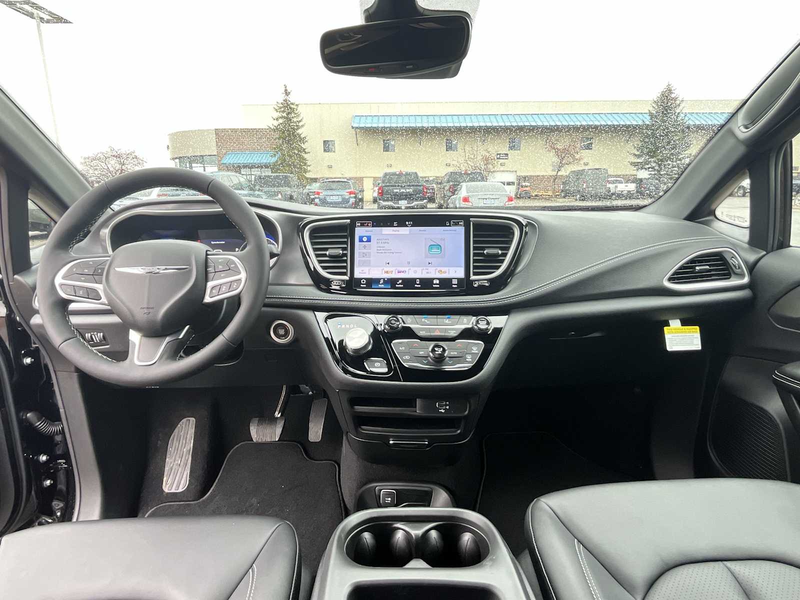 Thumbnail: 2026 Chrysler Pacifica - 10