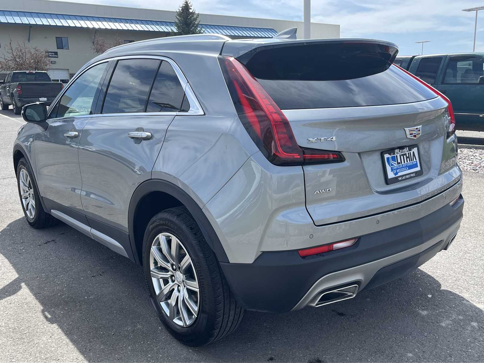 Thumbnail: 2023 Cadillac XT4 - 3
