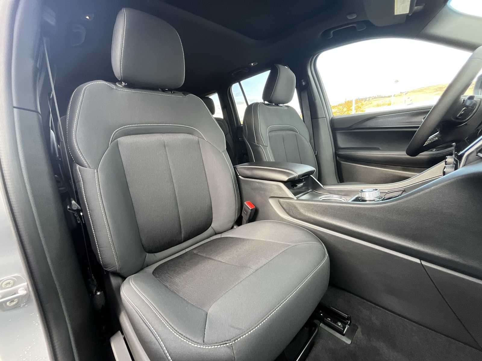 Thumbnail: 2025 Jeep Grand Cherokee - 14