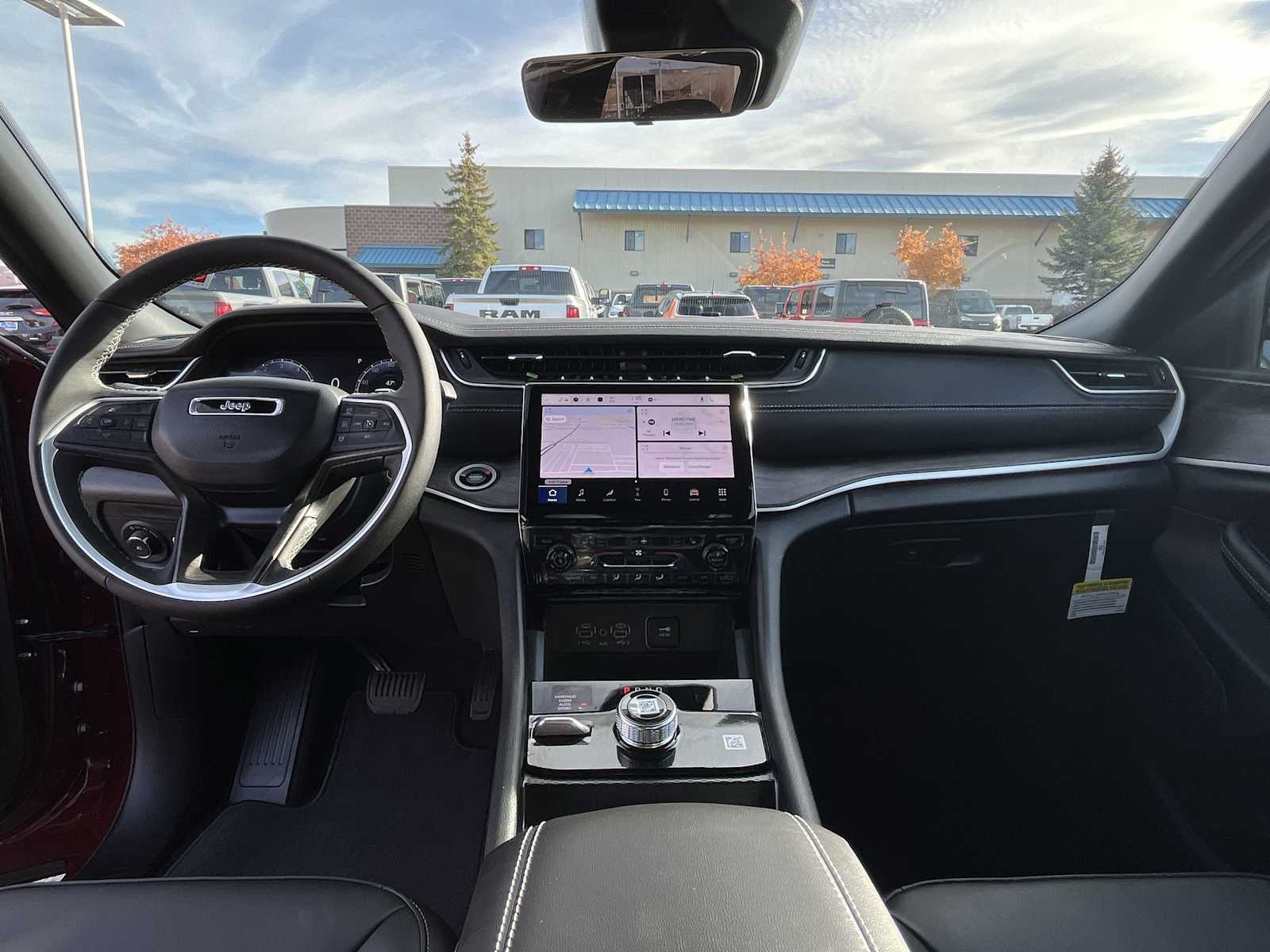 Thumbnail: 2025 Jeep Grand Cherokee - 10