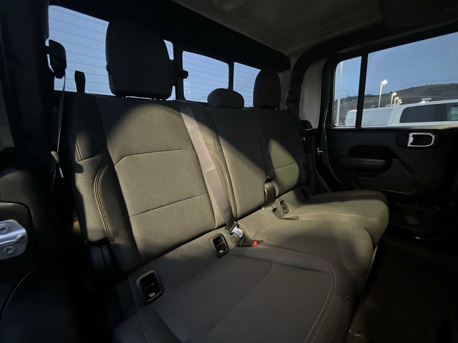 Thumbnail: 2026 Jeep Gladiator - 13