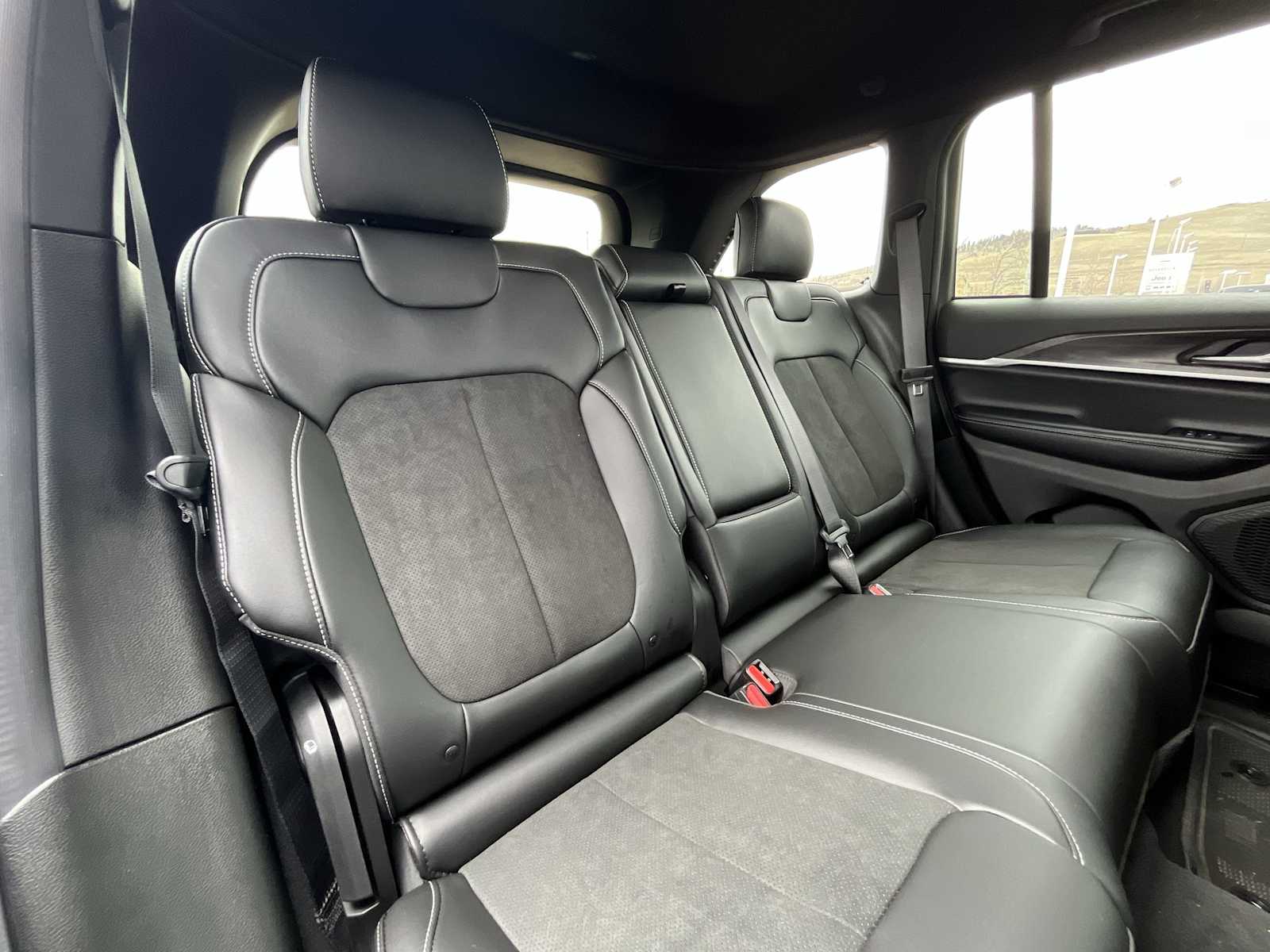 Thumbnail: 2026 Jeep Grand Cherokee - 11