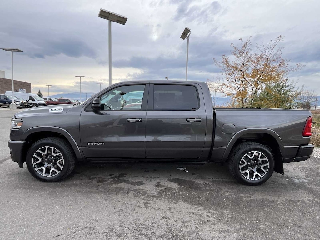 New 2026 Ram 1500 LARAMIE CREW CAB 4X4 5'7 BOX Pickup