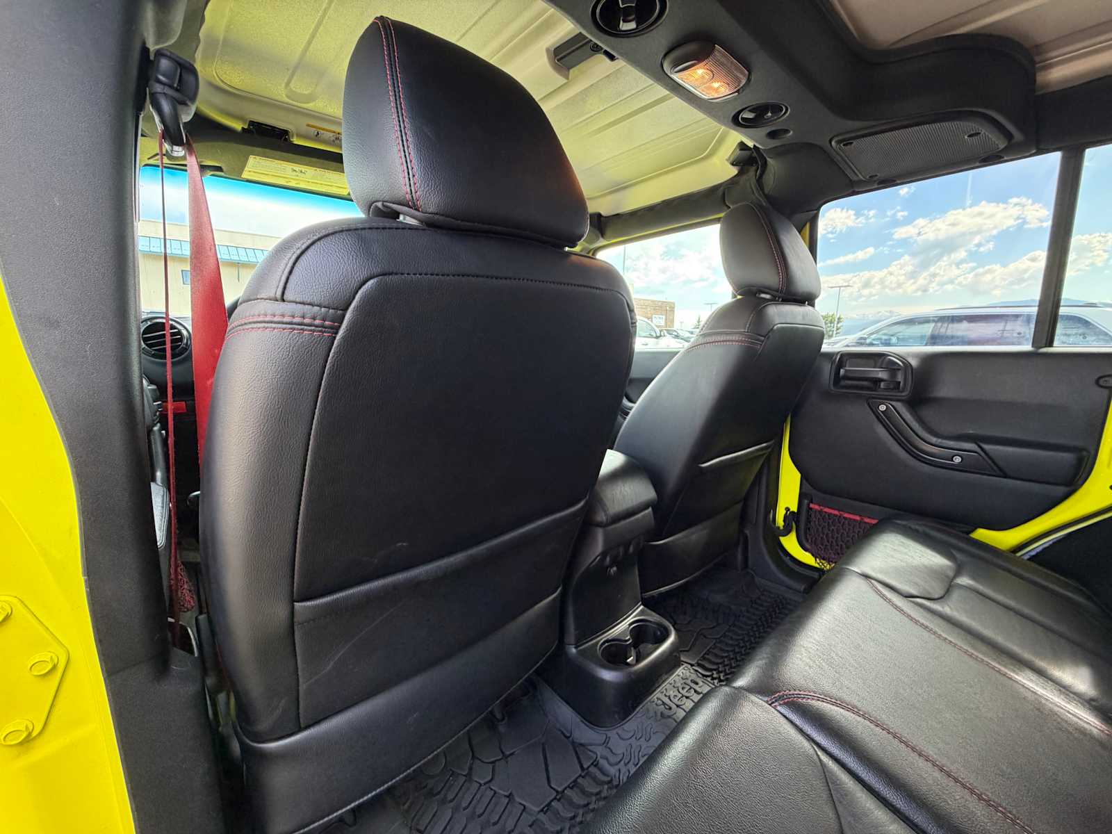 Thumbnail: 2018 Jeep Wrangler - 16