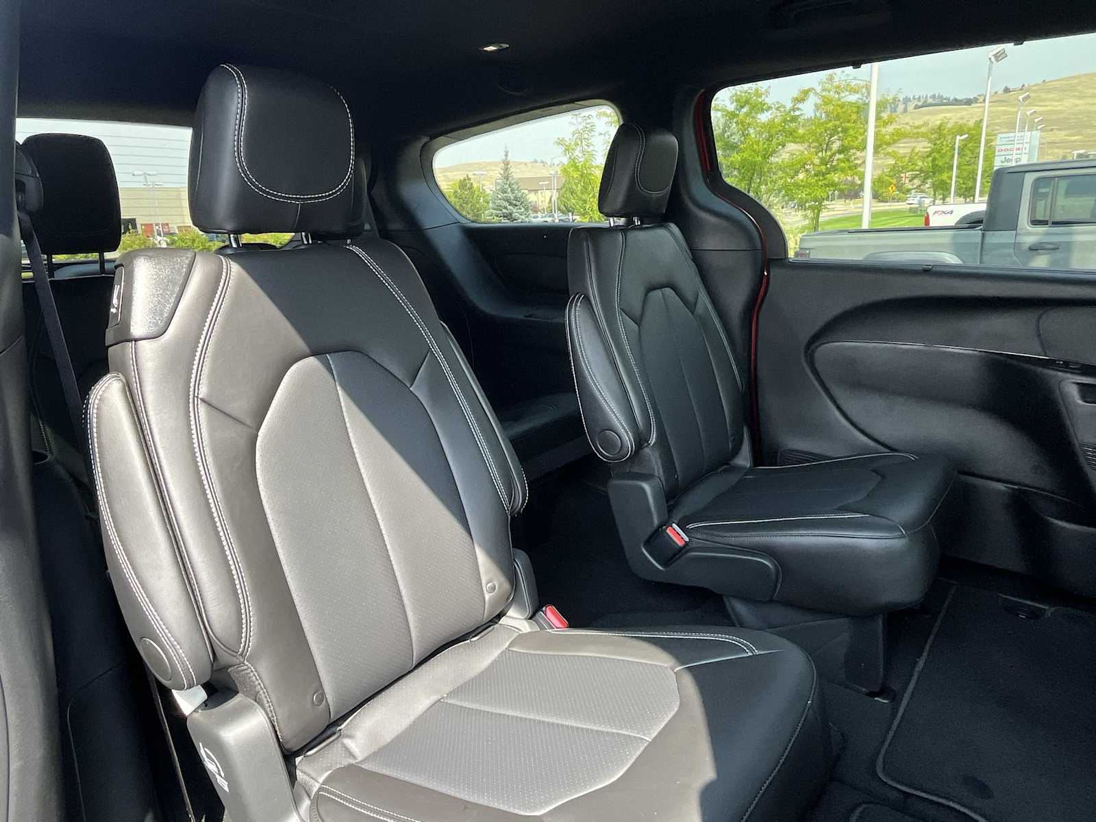 Thumbnail: 2026 Chrysler Pacifica - 13