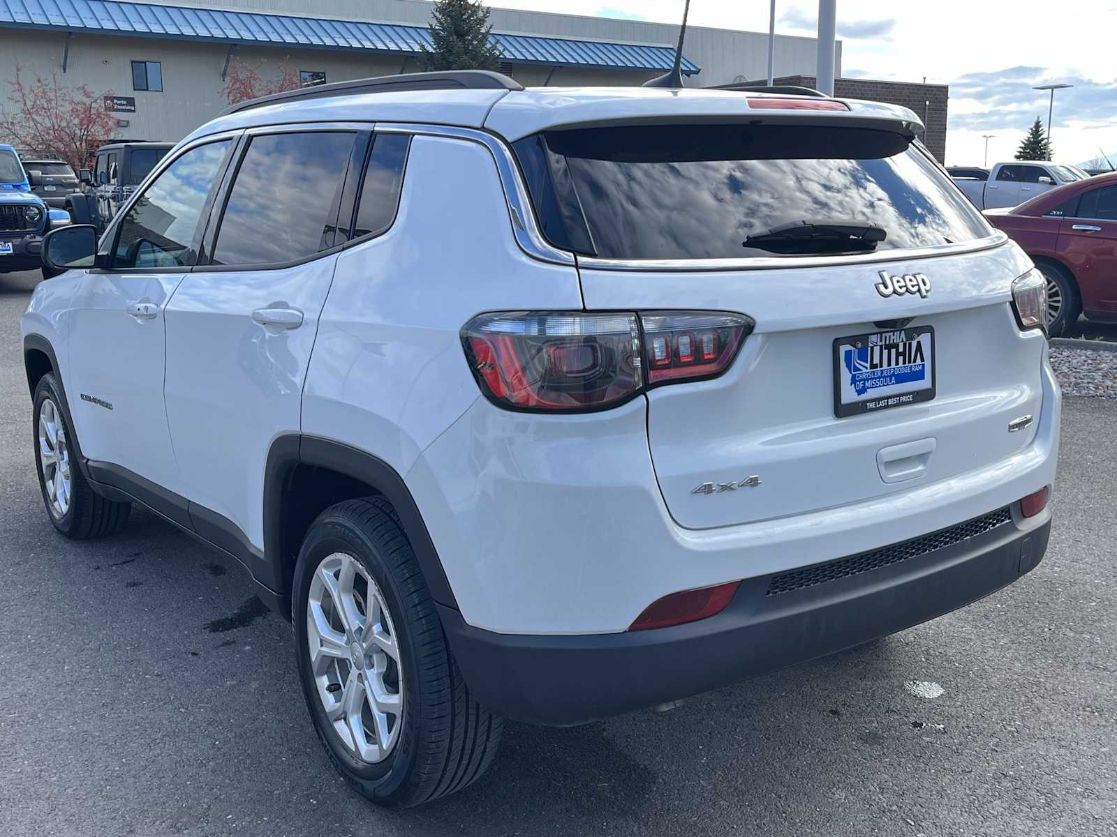 2024 Jeep Compass North Edition Latitude photo 3