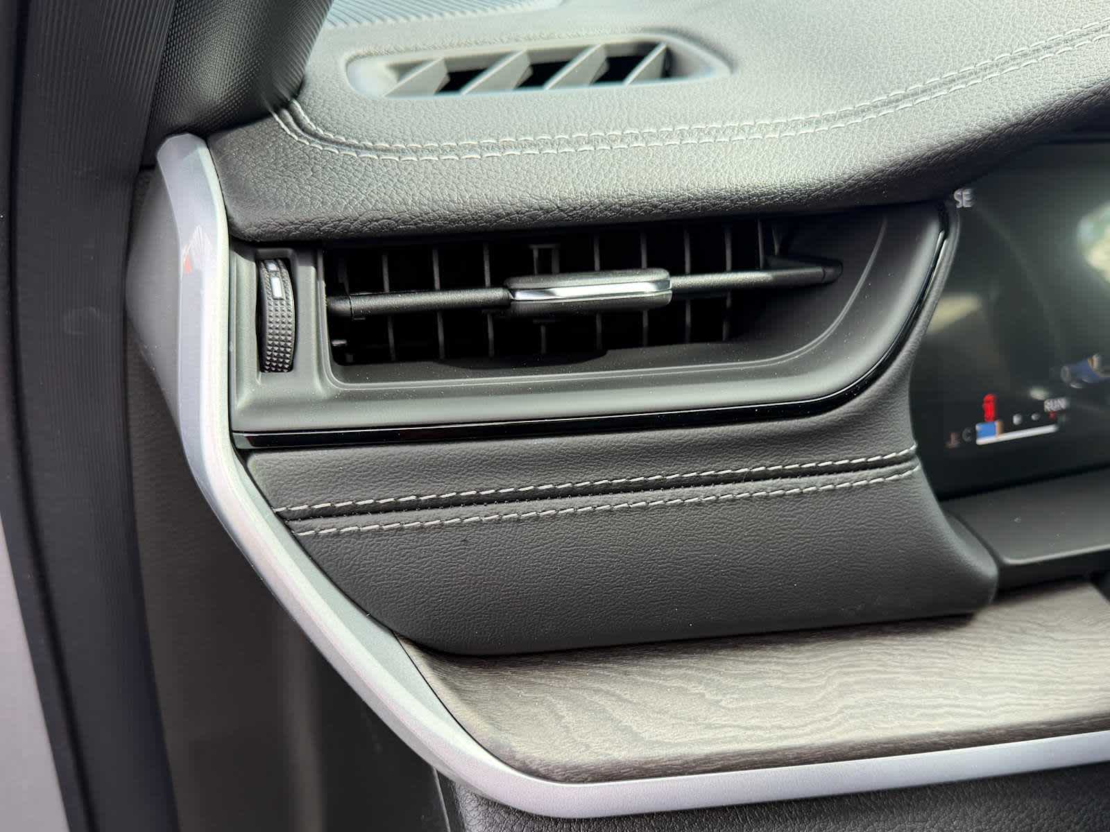Thumbnail: 2026 Jeep Grand Cherokee - 15
