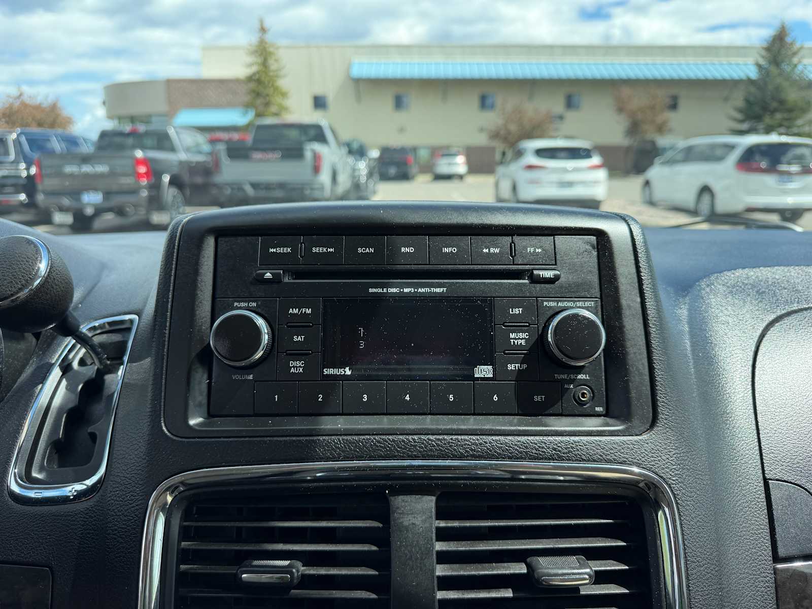 Thumbnail: 2016 Dodge Grand Caravan - 15