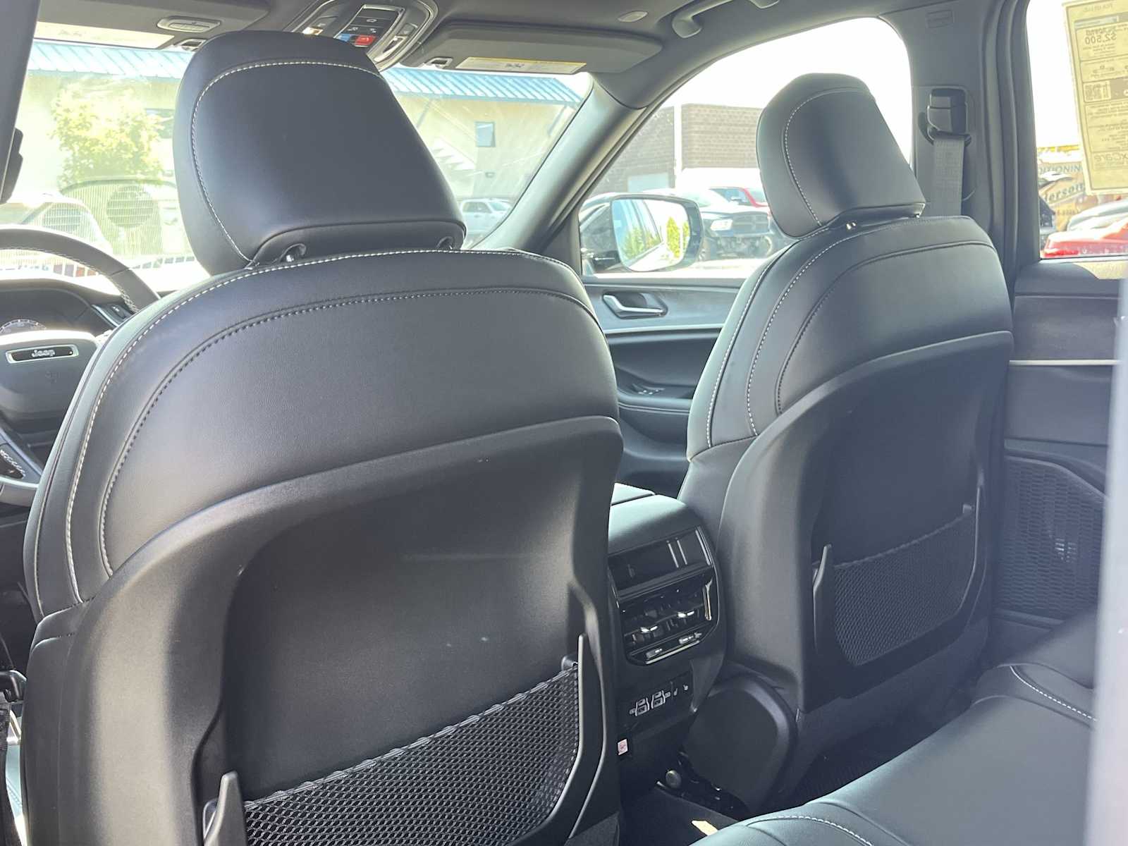 Thumbnail: 2025 Jeep Grand Cherokee - 12