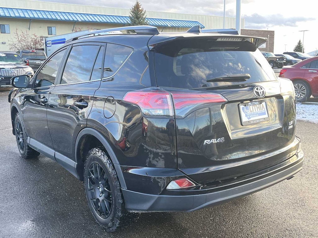 Used 2018 Toyota RAV4 LE SUV