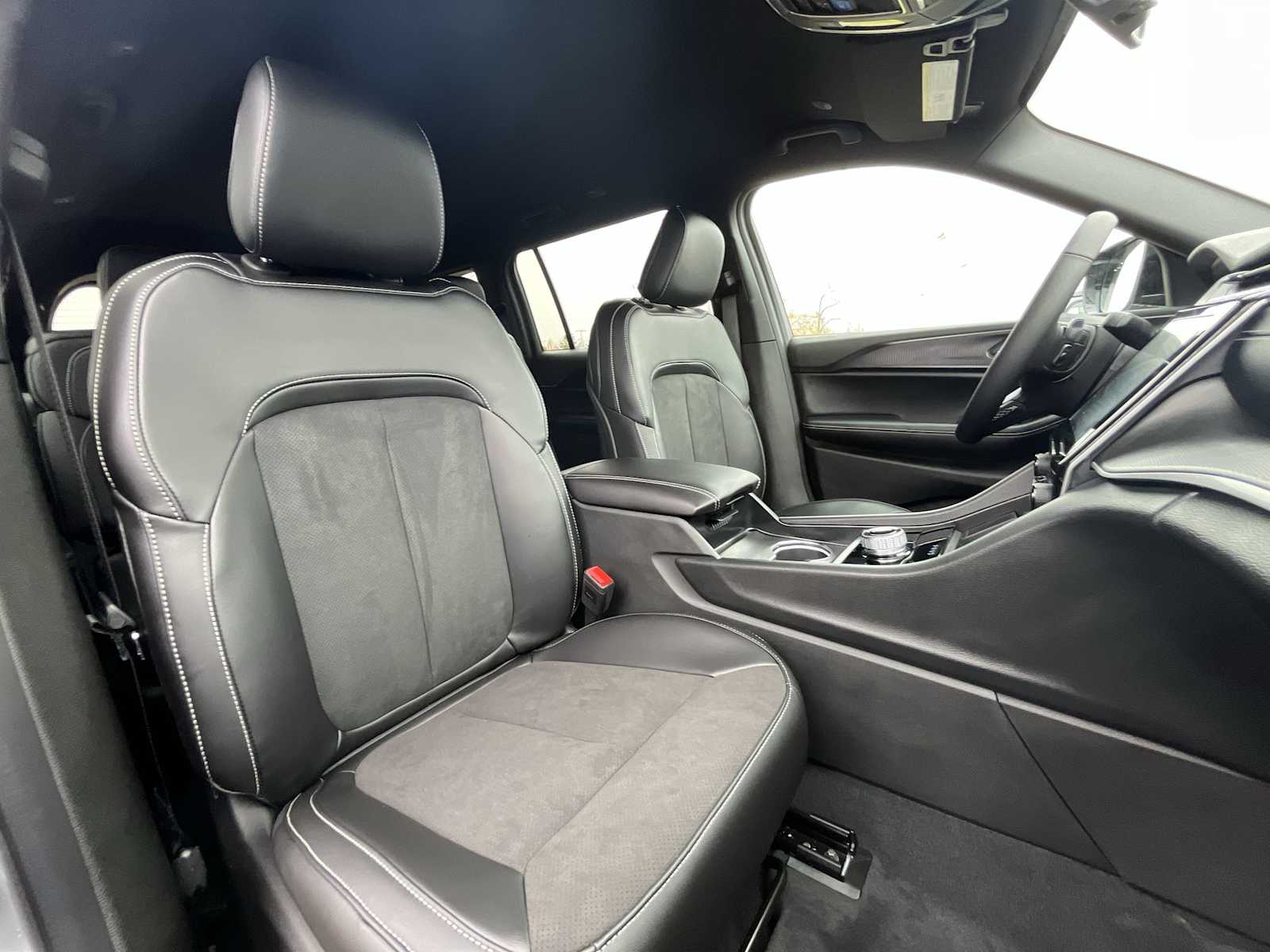 Thumbnail: 2025 Jeep Grand Cherokee - 14