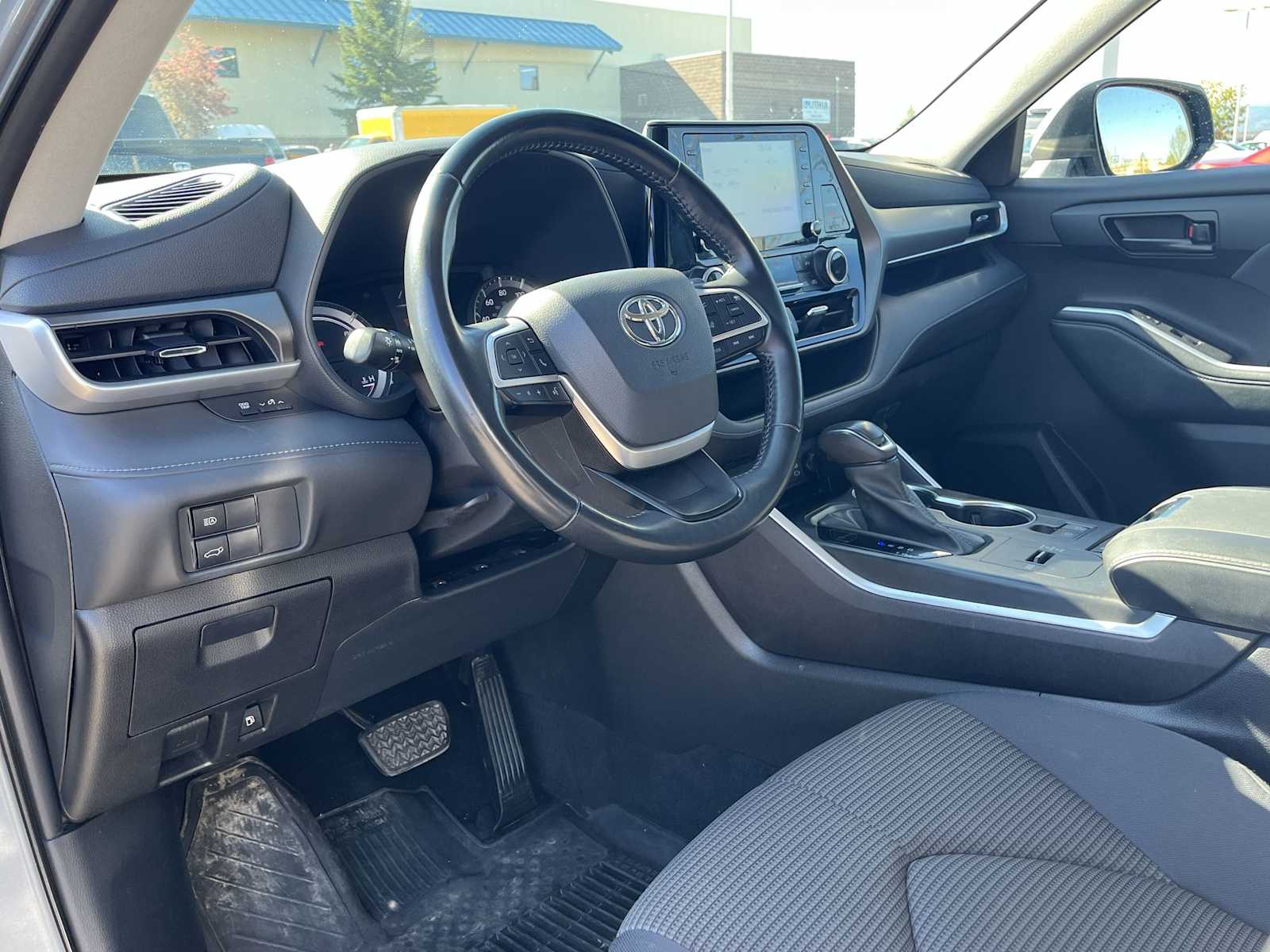 Used 2022 Toyota Highlander LE with VIN 5TDBBRCH4NS068489 for sale in Missoula, MT