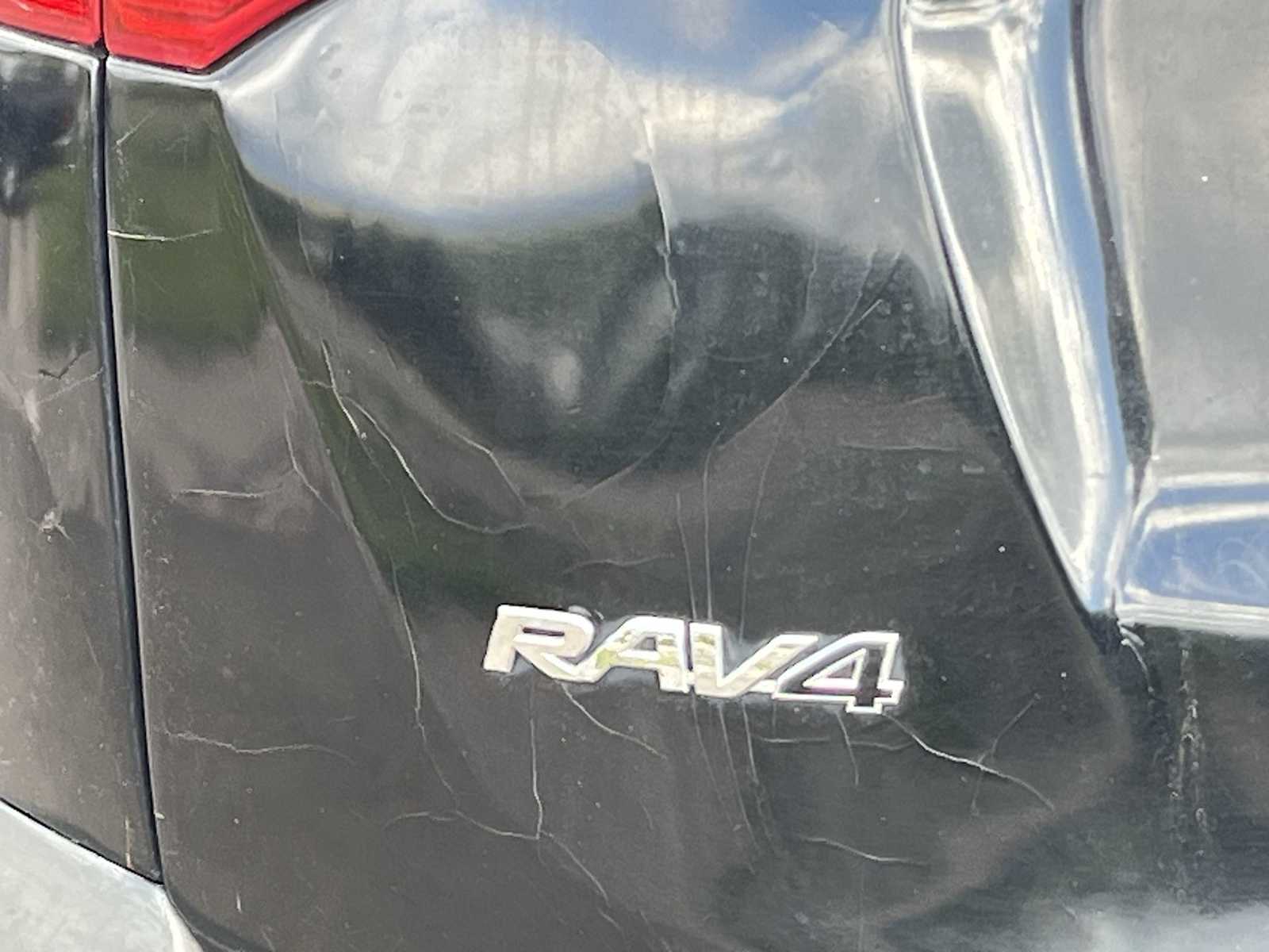 Thumbnail: 2015 Toyota RAV4 - 26