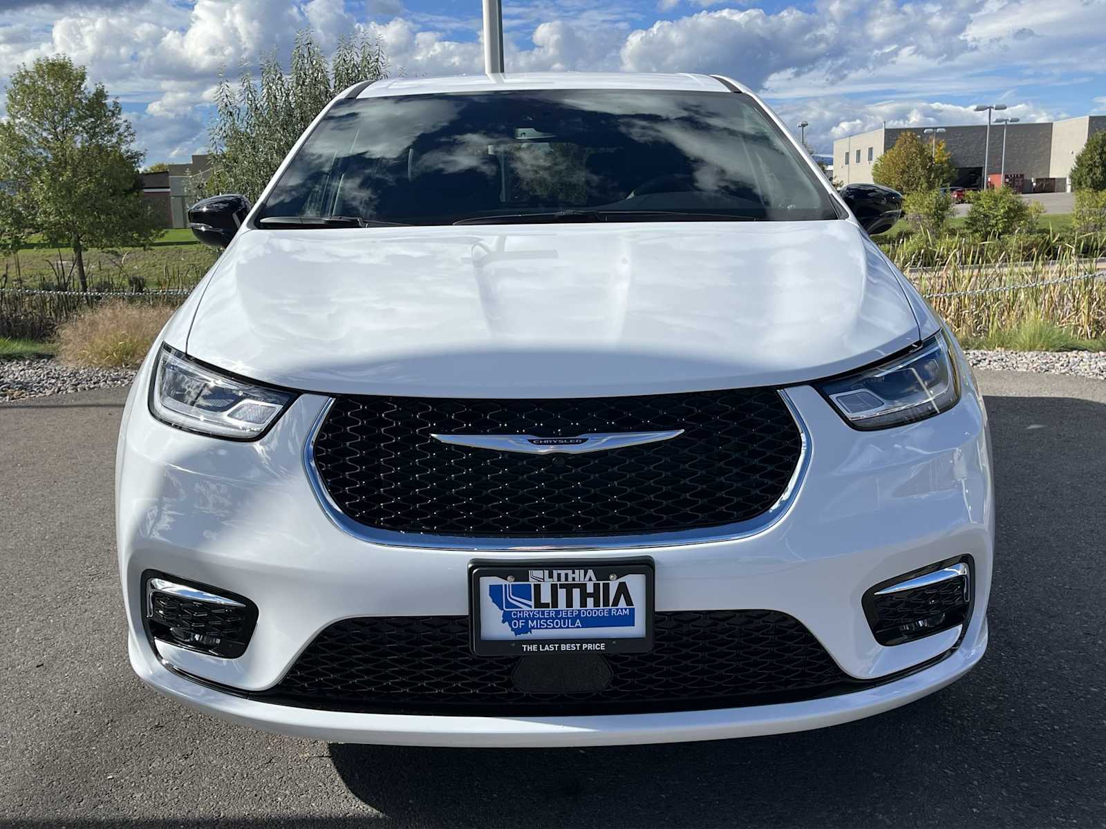 Thumbnail: 2026 Chrysler Pacifica - 6