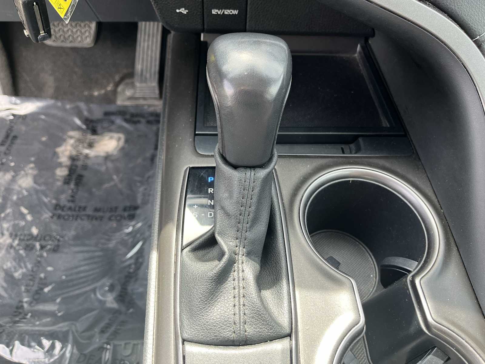 2021 Toyota Camry SE 17