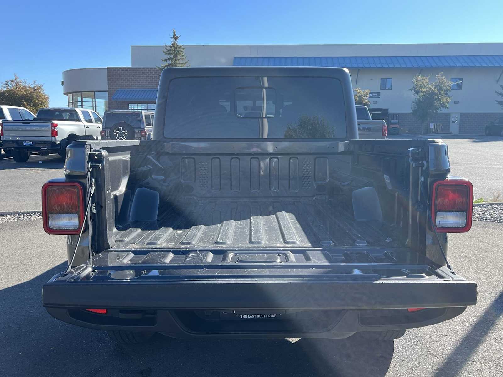 Thumbnail: 2023 Jeep Gladiator - 20