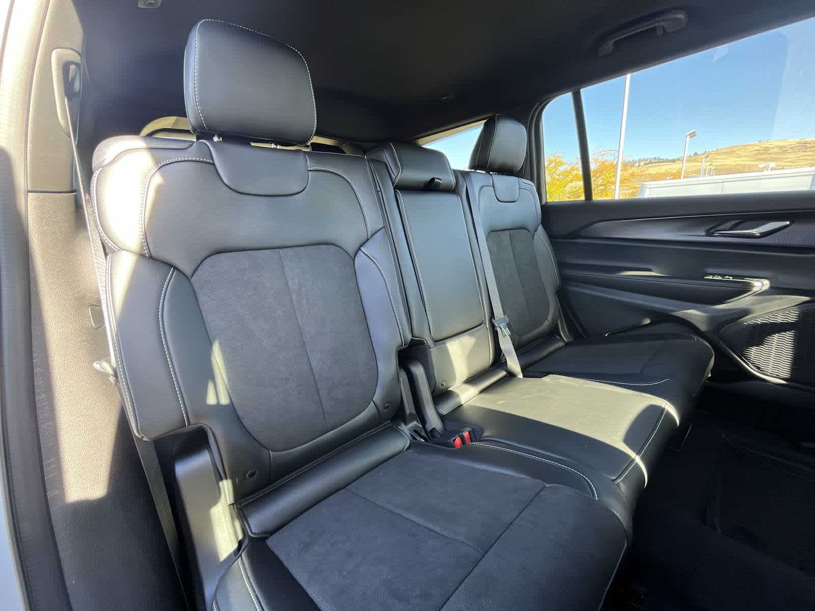 Thumbnail: 2025 Jeep Grand Cherokee - 15