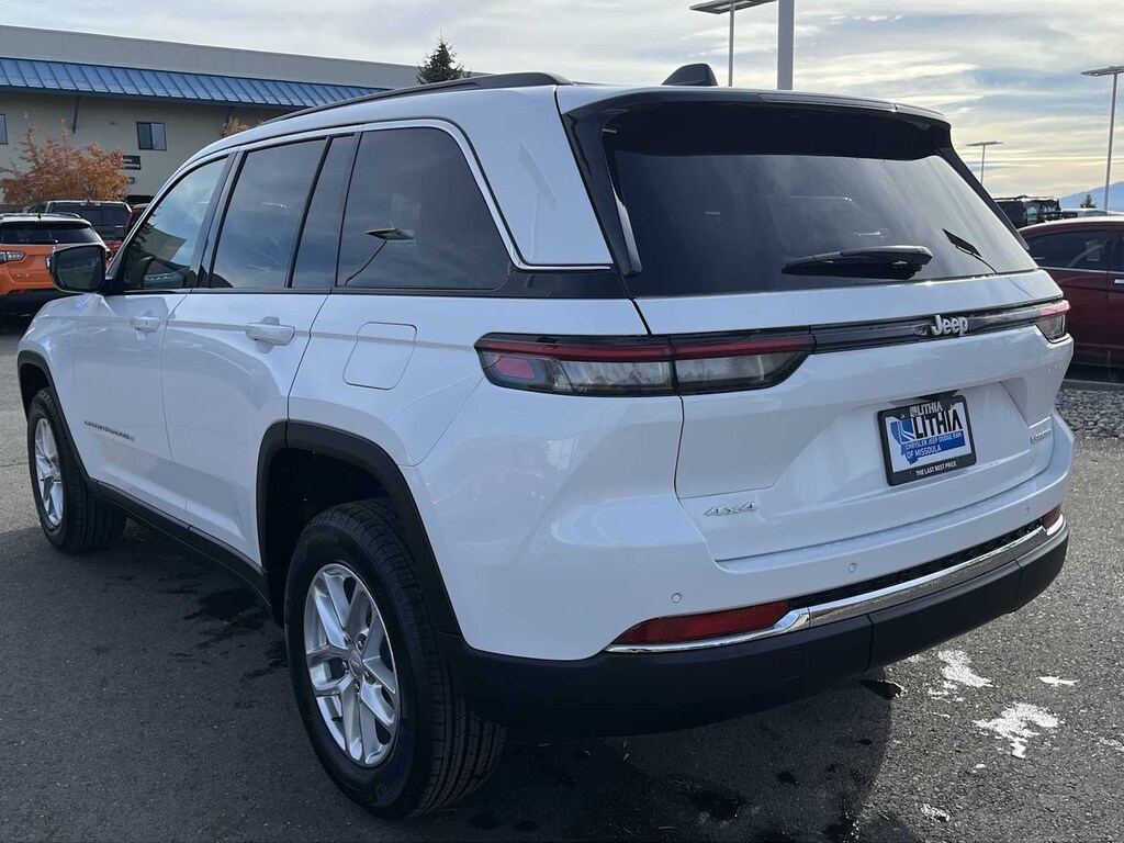 New 2025 Jeep Grand Cherokee LAREDO X 4X4 Sport Utility